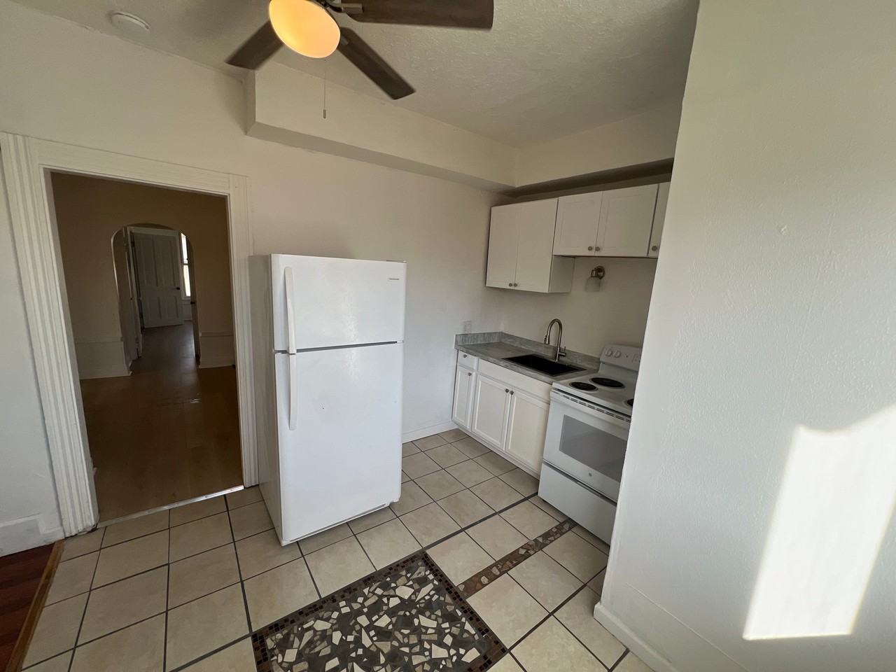 306 1st St Ne - Photo 4 of 7
