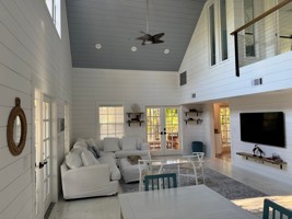 featured image of 2732 Weeks Ave