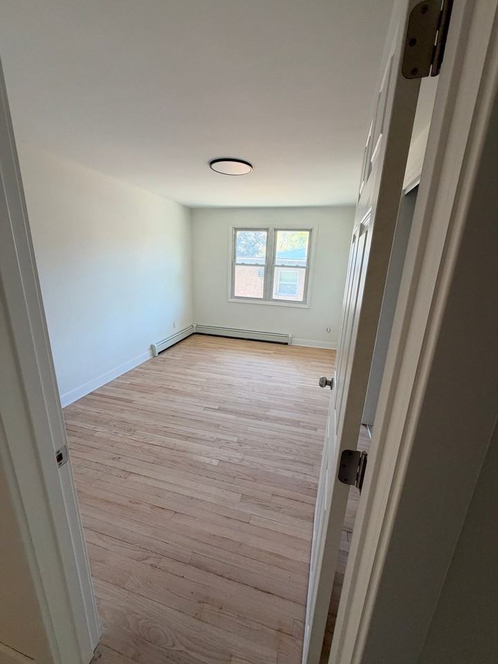 5710 Russett Rd #4 - Photo 6 of 9