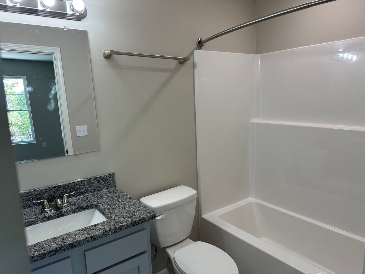 928 S Main St #1 - Photo 4 of 13