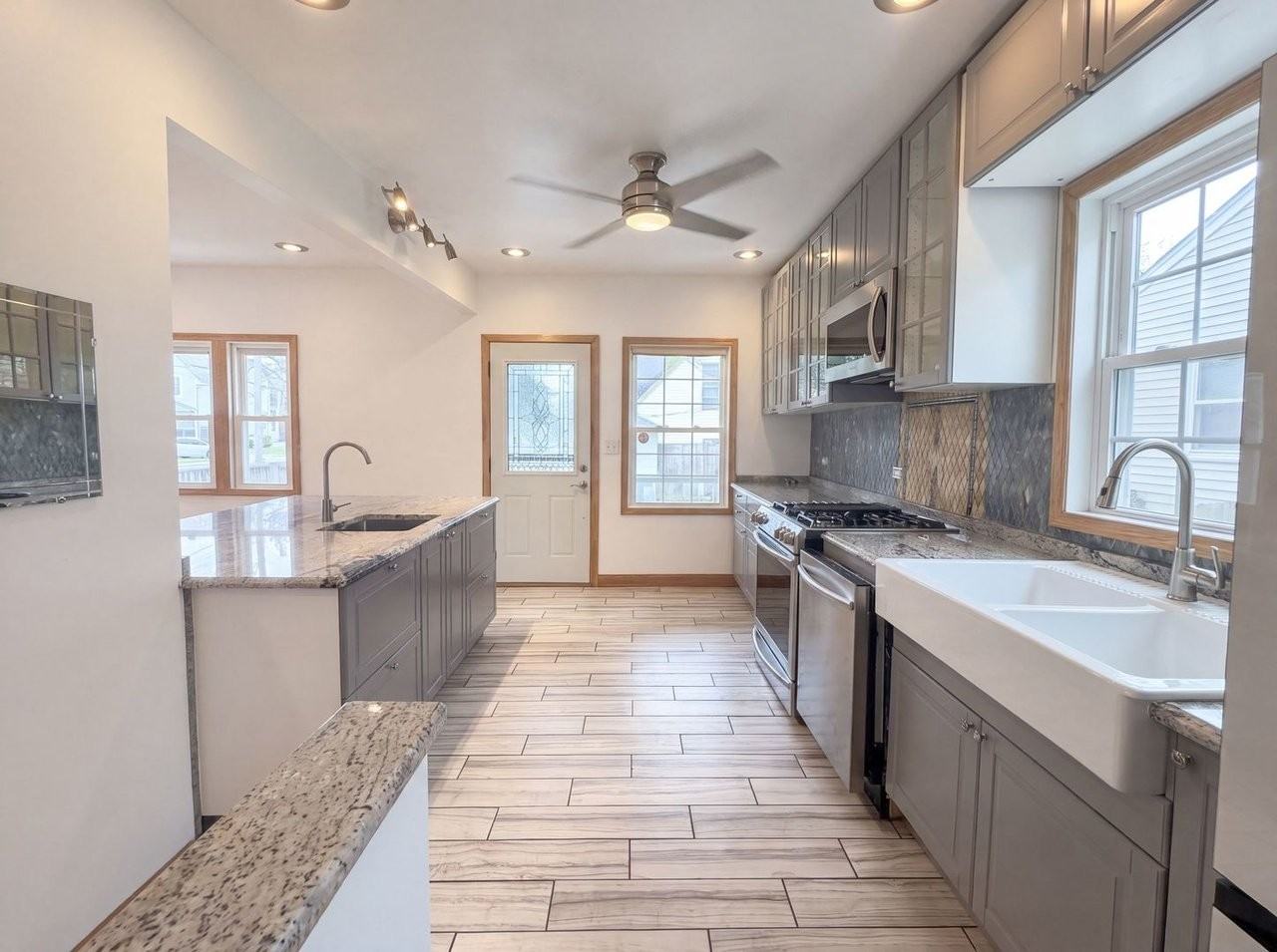 619 N 4th Ave - Photo 2 of 15