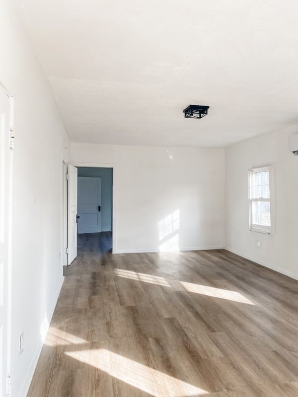 109 M T Holt Ave - Photo 5 of 15