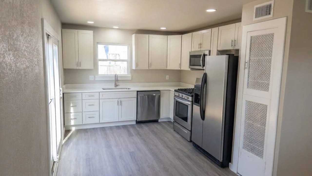 10363 Brockton Dr - Photo 4 of 14
