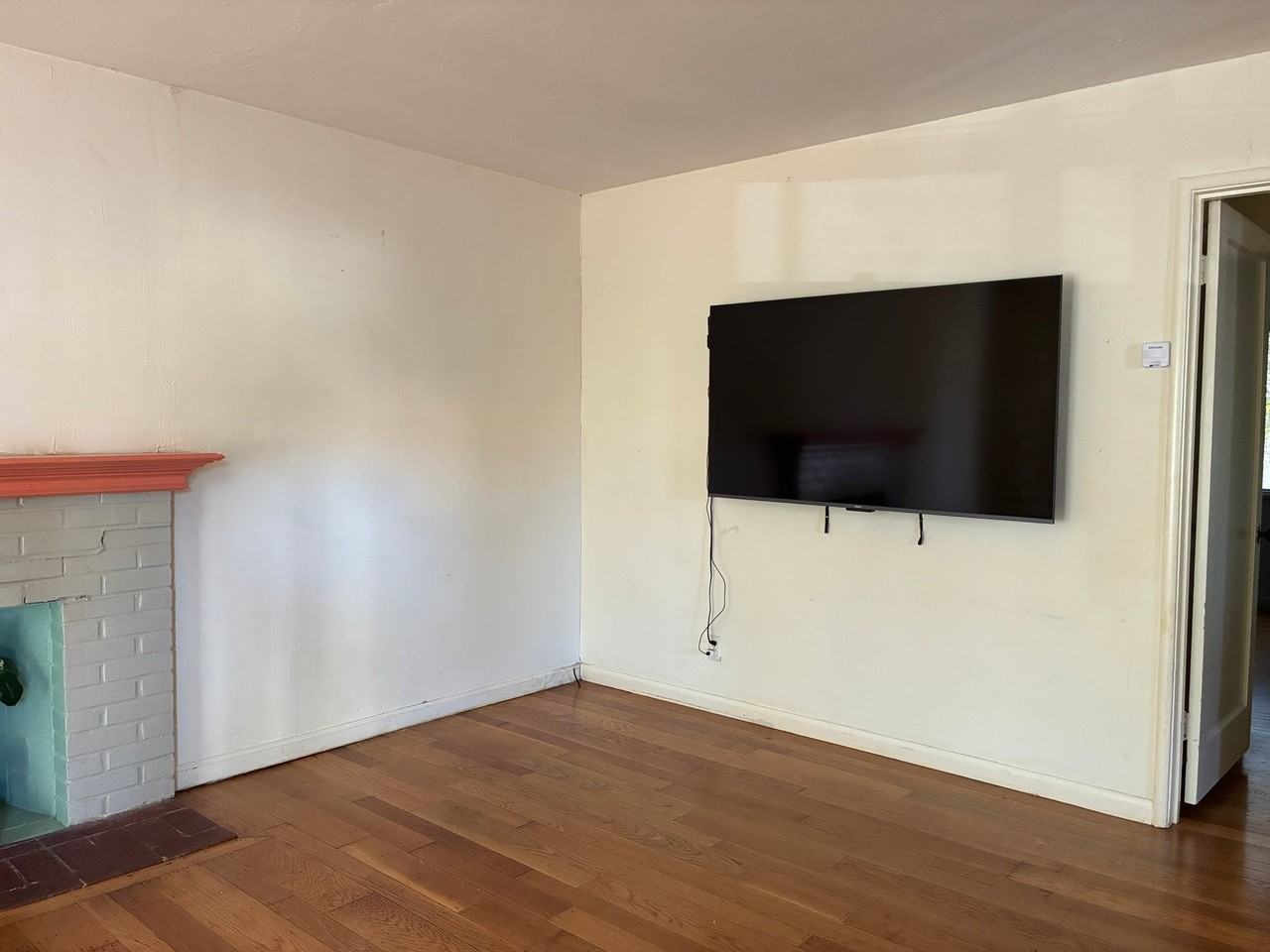 1005 Liberty Ct - Photo 4 of 14