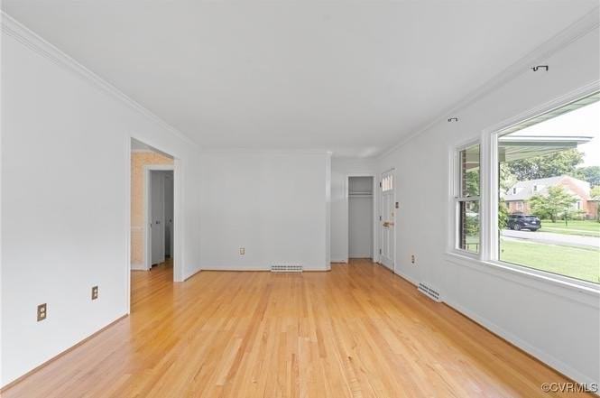 2301 Essex Rd - Photo 2 of 20