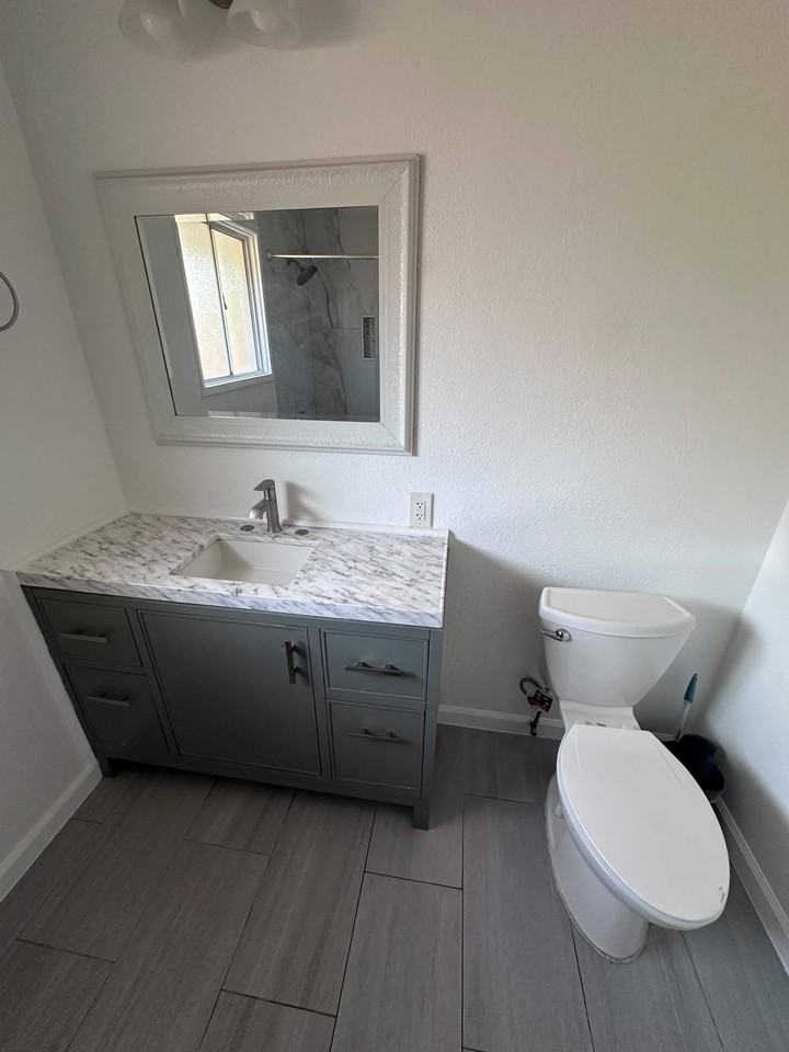 1419 W 6th St #1 - Photo 6 of 10
