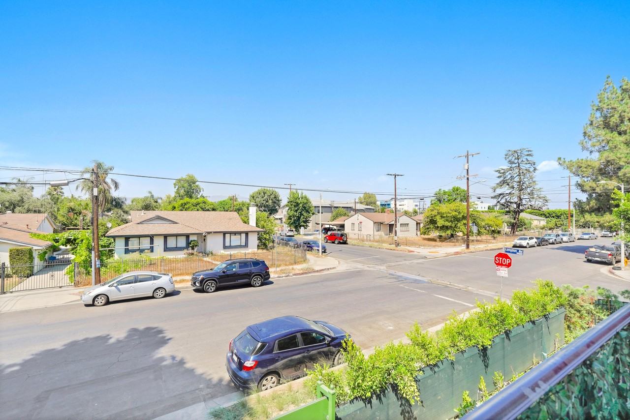 15502 Chase St - Photo 4 of 20