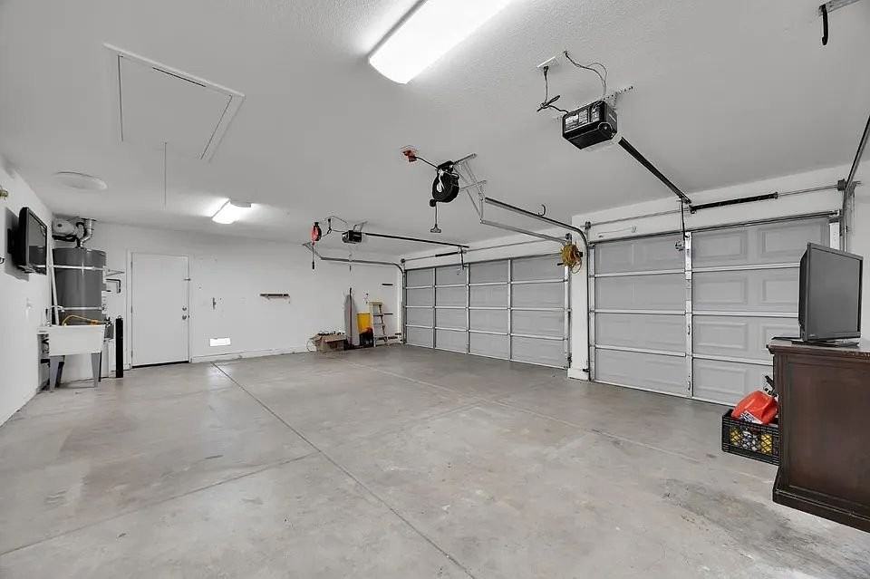 11867 Larisa Way - Photo 2 of 20