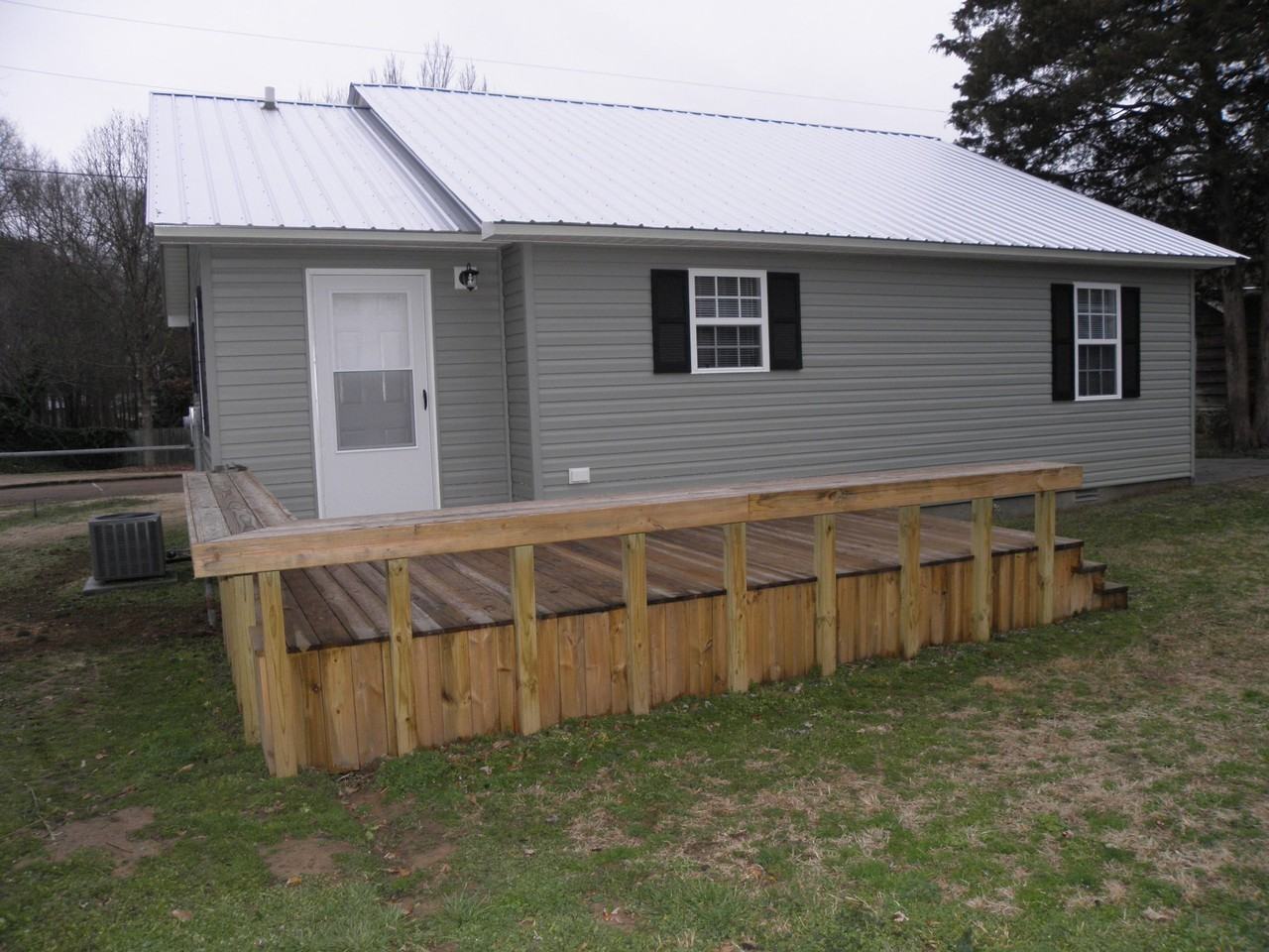 719 Cedar St - Photo 2 of 15