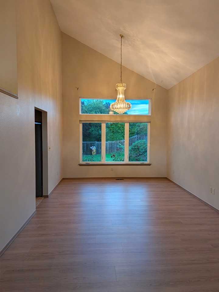 12402 107th Pl Ne - Photo 2 of 19