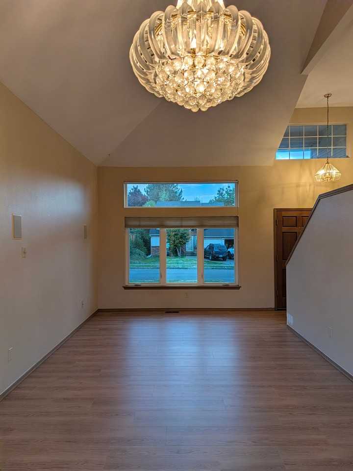 12402 107th Pl Ne - Photo 3 of 19