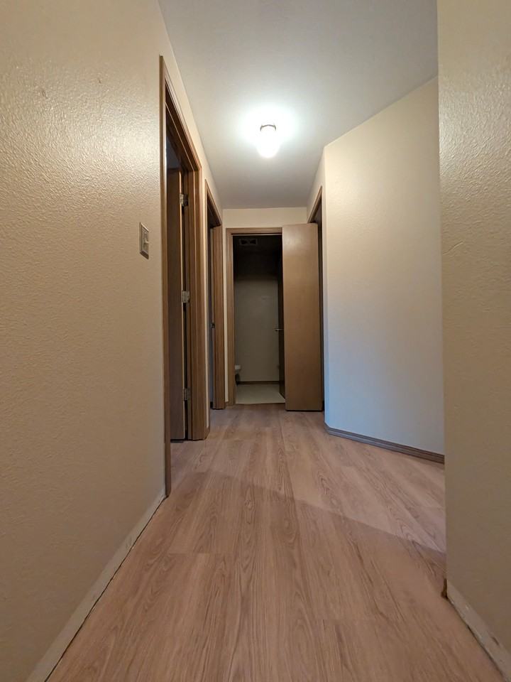 12402 107th Pl Ne - Photo 7 of 19