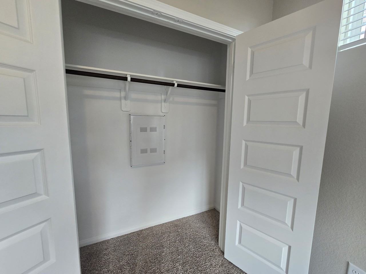 9812 Rugged Oaks Dr - Photo 5 of 14