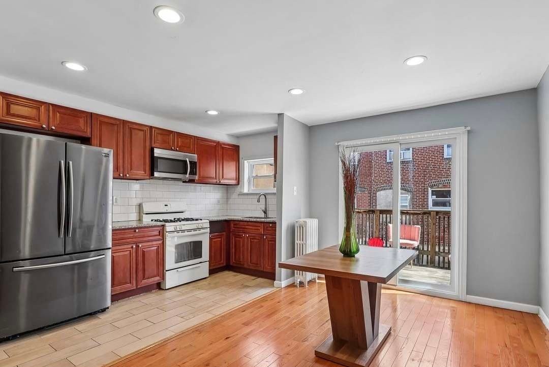 7046 Clover Ln - Photo 2 of 20