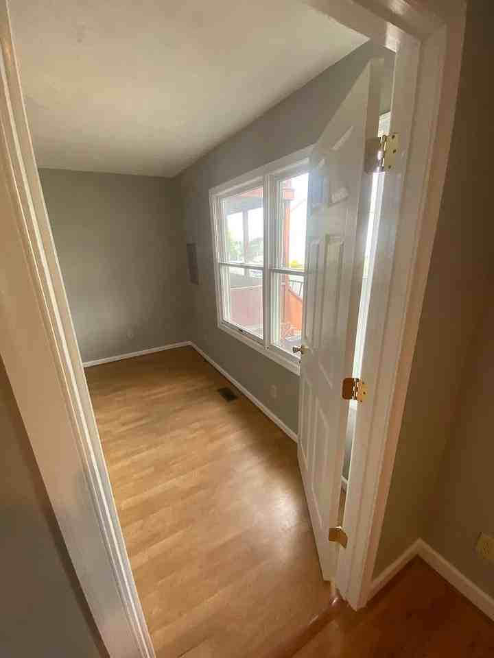 1061 Blue Ridge Dr - Photo 5 of 17