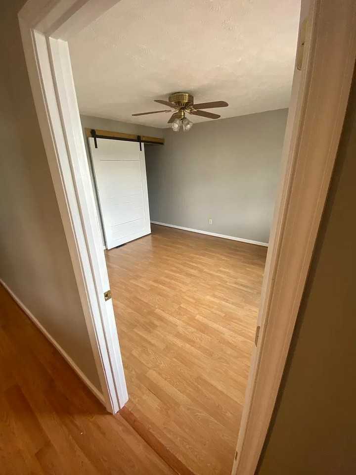 1061 Blue Ridge Dr - Photo 6 of 17