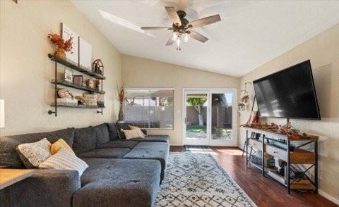 1060 N Robins Way - Photo 3 of 19