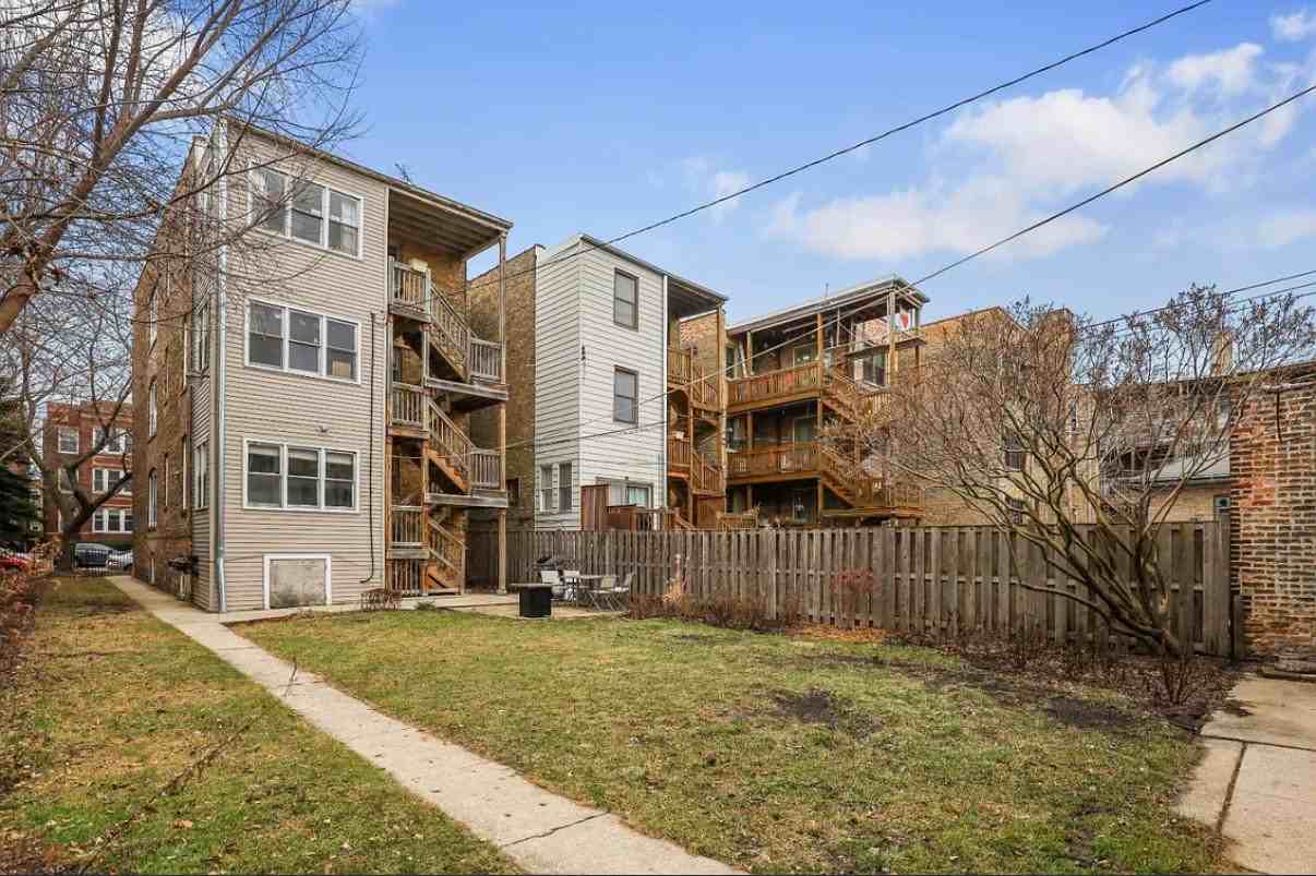 5007 N Winchester Ave #2 - Photo 4 of 9