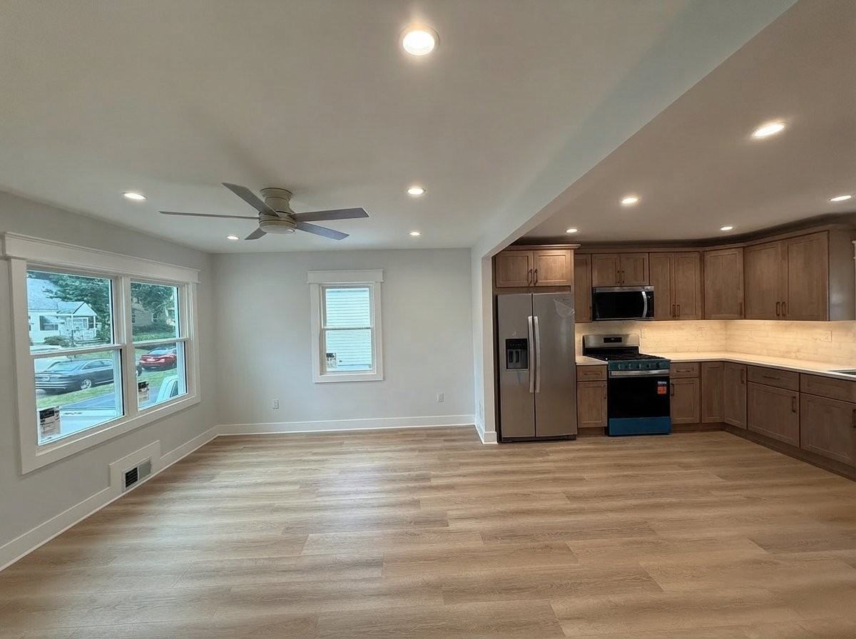 315 Roosevelt Ln - Photo 3 of 14