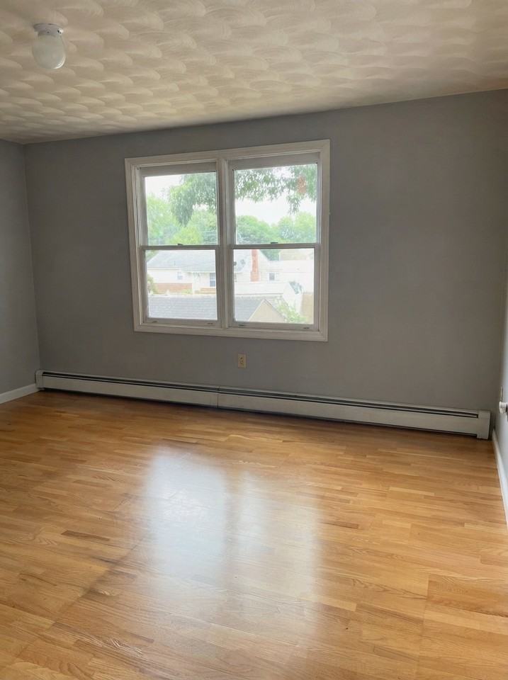 46 Woodlawn Dr - Photo 5 of 9