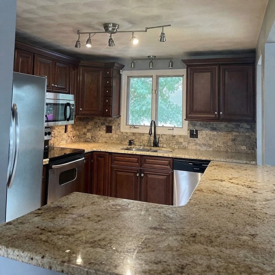 46 Woodlawn Dr - Photo 7 of 9