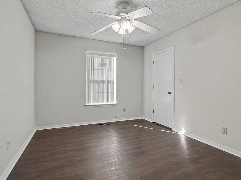 6223 S 86th East Ave - Photo 6 of 10