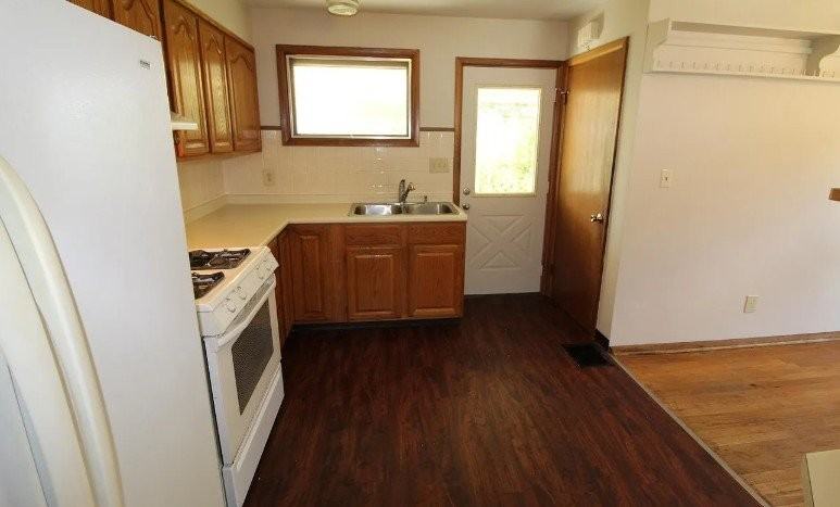 1945 Case Rd - Photo 5 of 8