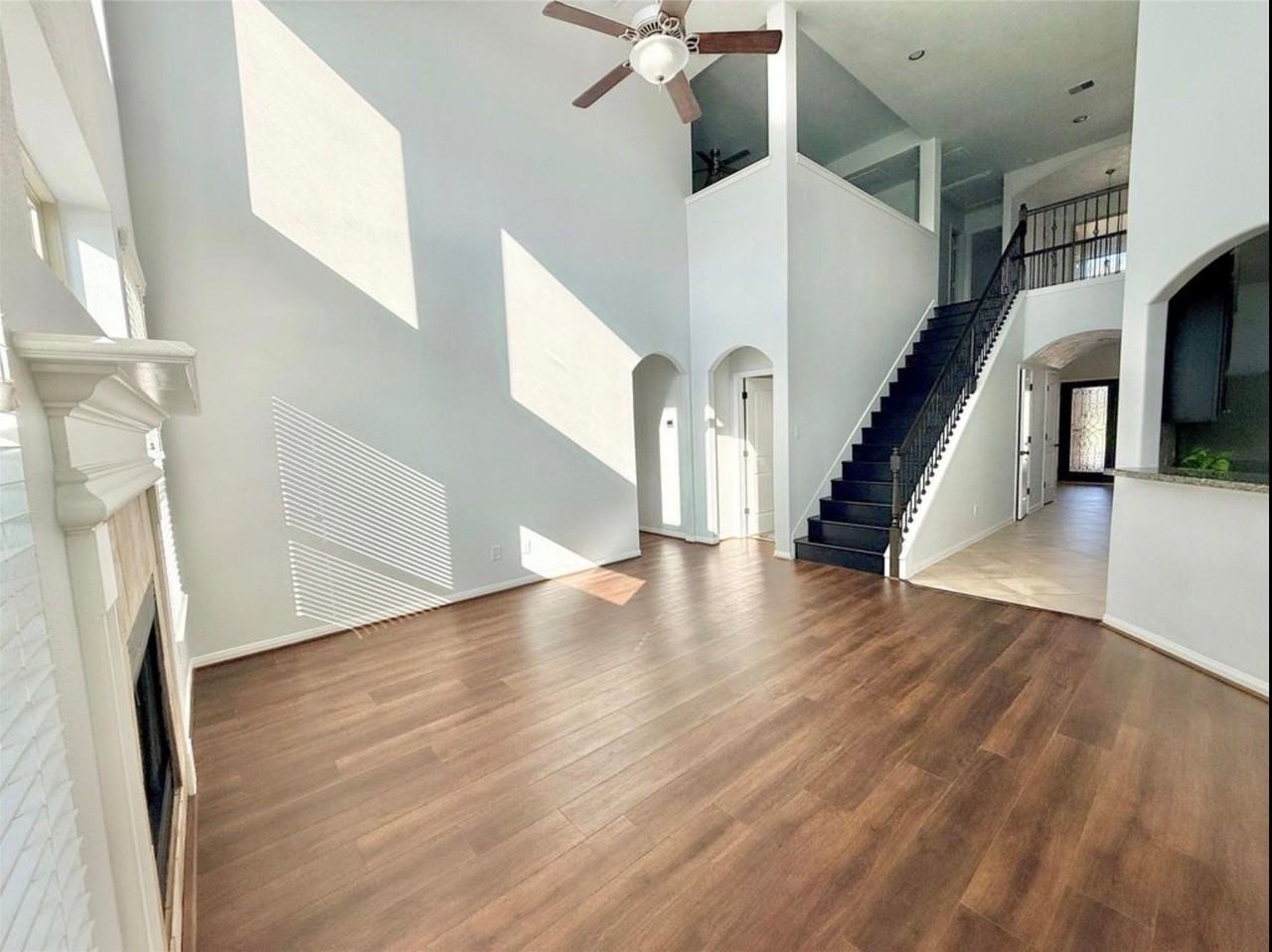 3951 Amalfi Shores Ct - Photo 4 of 14