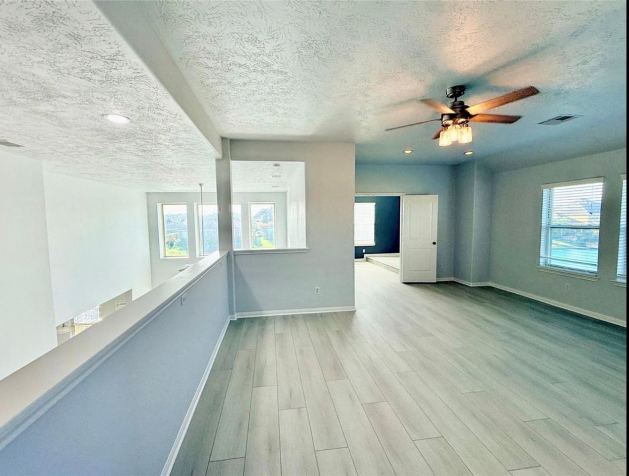 3951 Amalfi Shores Ct - Photo 5 of 14