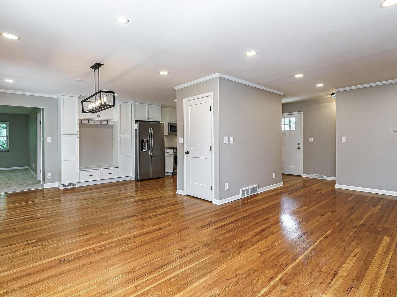 1780 Riverhill Rd - Photo 4 of 10