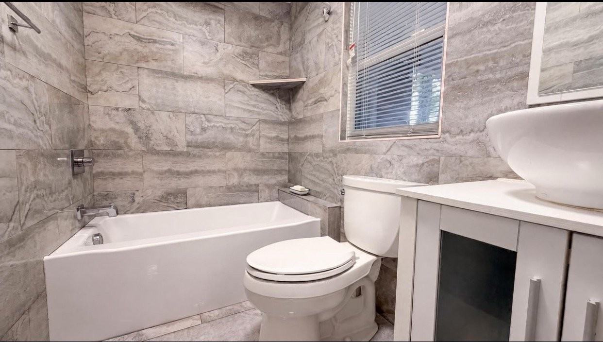 1401 Fulton Ave - Photo 2 of 10