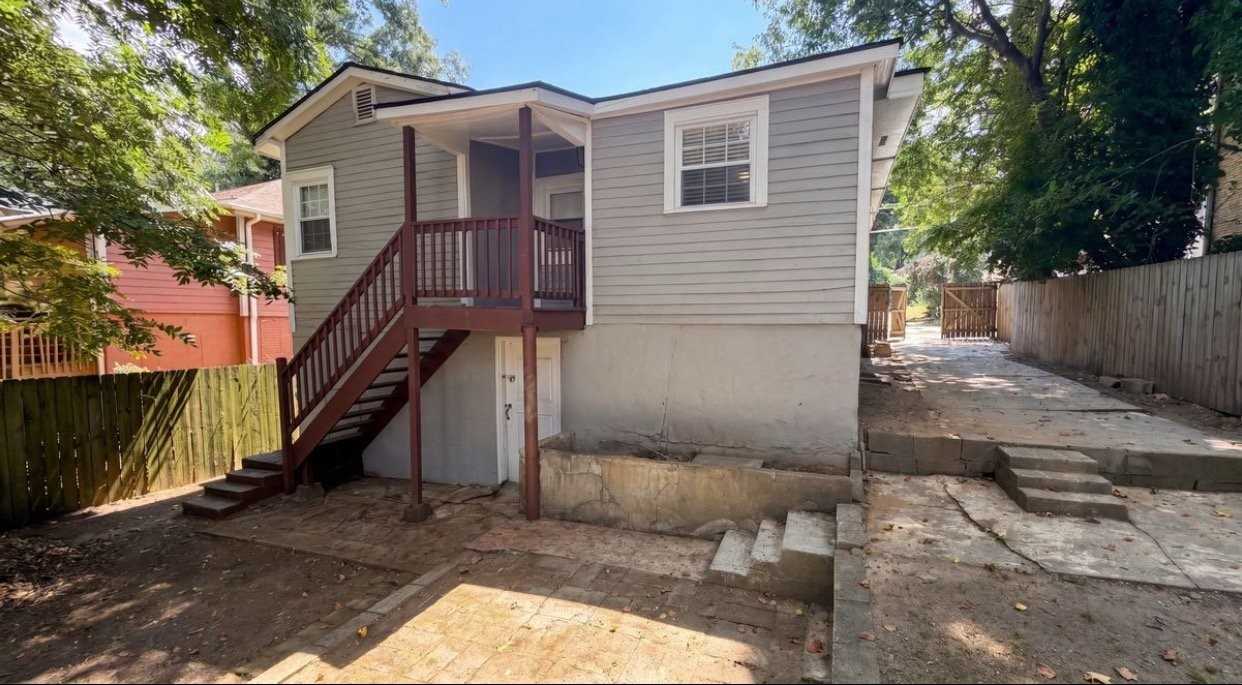 1401 Fulton Ave - Photo 3 of 10
