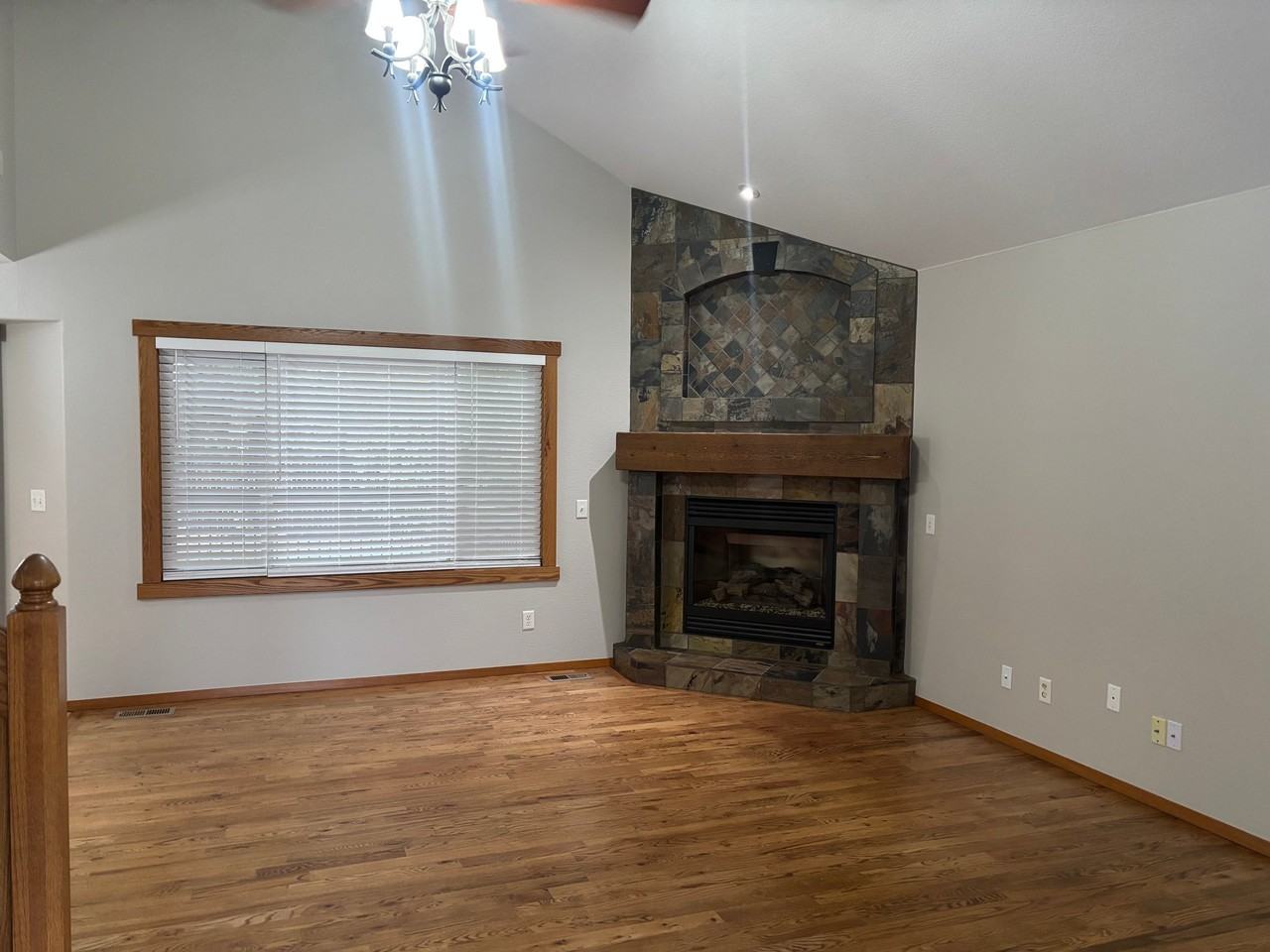 2131 73rd Ave - Photo 5 of 50