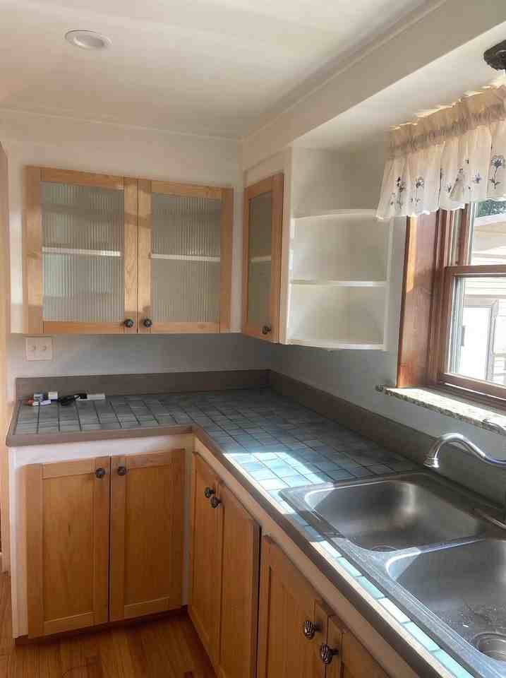 1702 Lena St - Photo 3 of 10