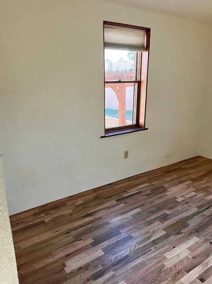 1702 Lena St - Photo 4 of 10