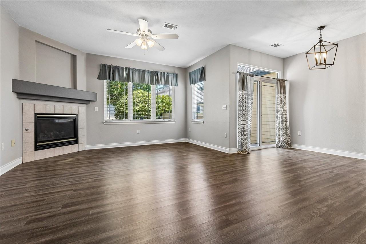 9213 W Coco Pl - Photo 3 of 19