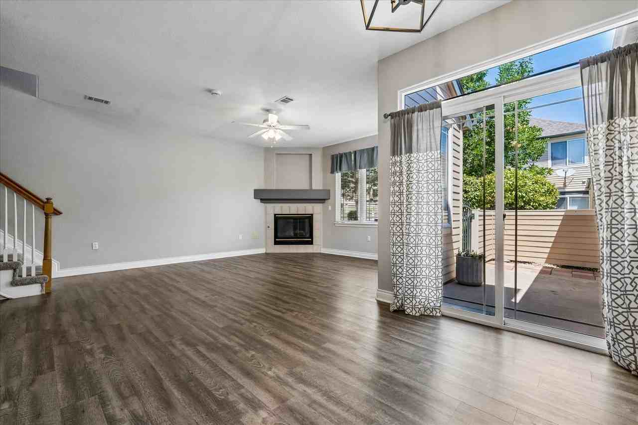 9213 W Coco Pl - Photo 4 of 19