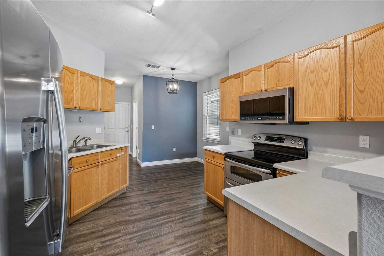 9213 W Coco Pl - Photo 6 of 19