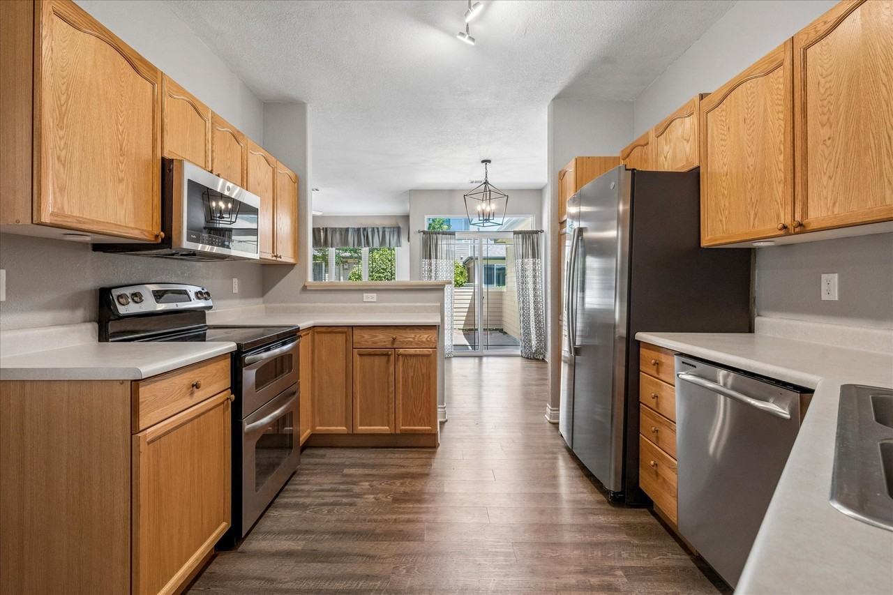 9213 W Coco Pl - Photo 7 of 19
