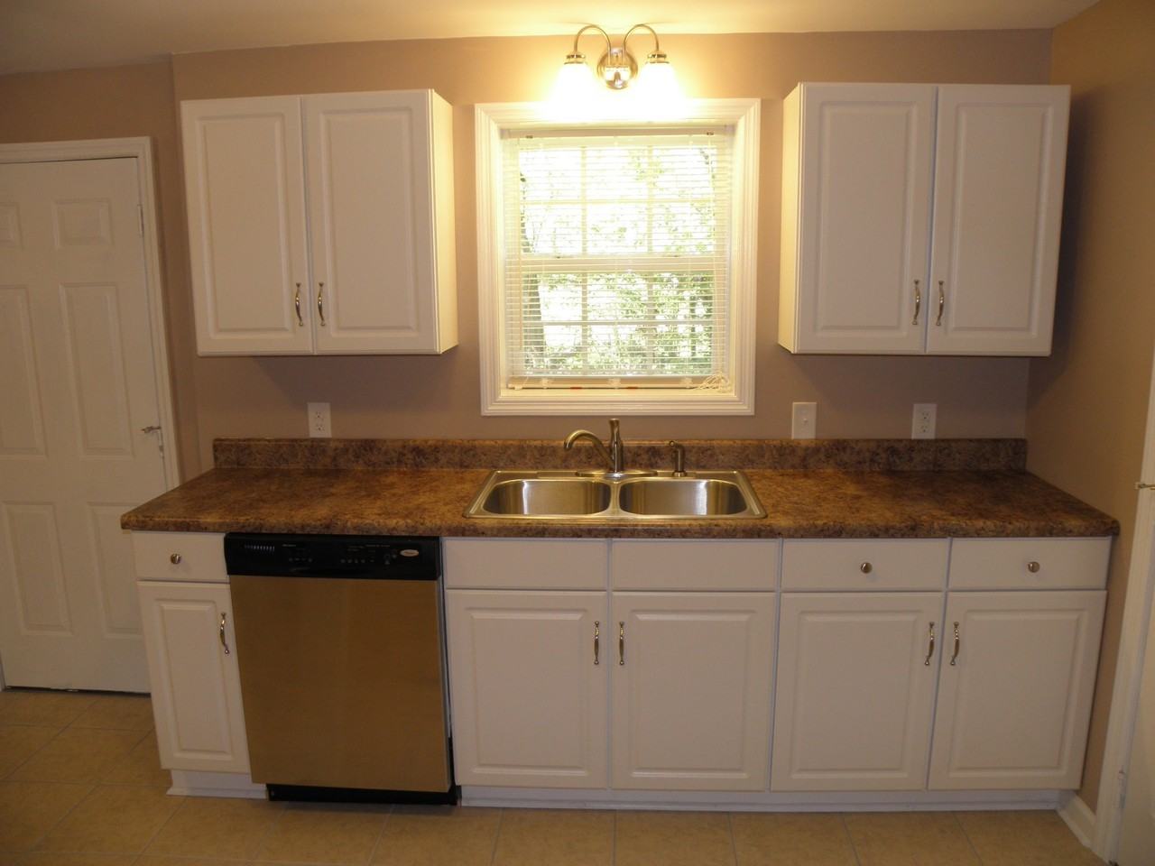 723 Cedar St - Photo 4 of 10
