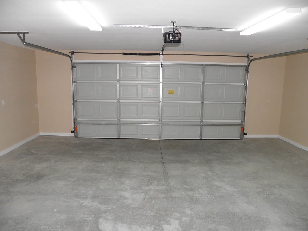 723 Cedar St - Photo 6 of 10