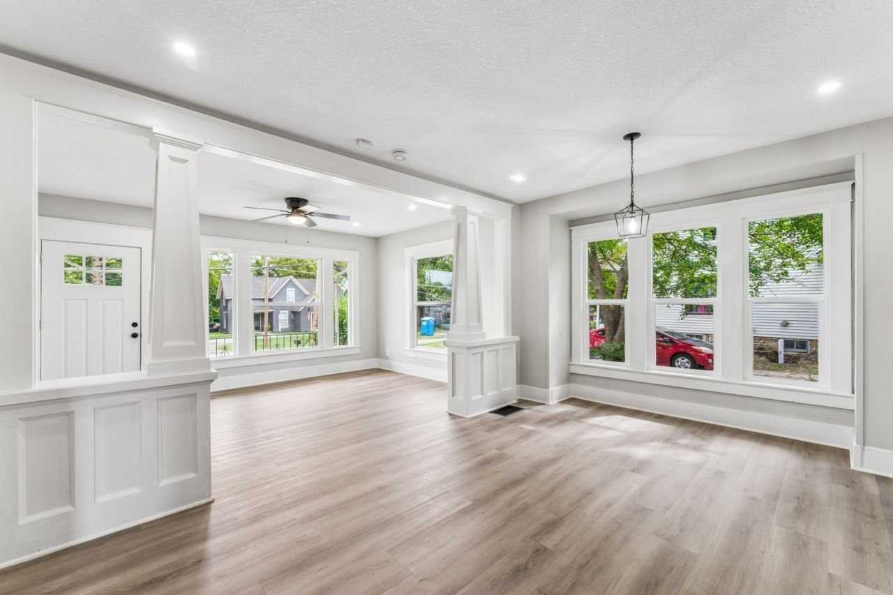 105 E Hale St - Photo 4 of 20