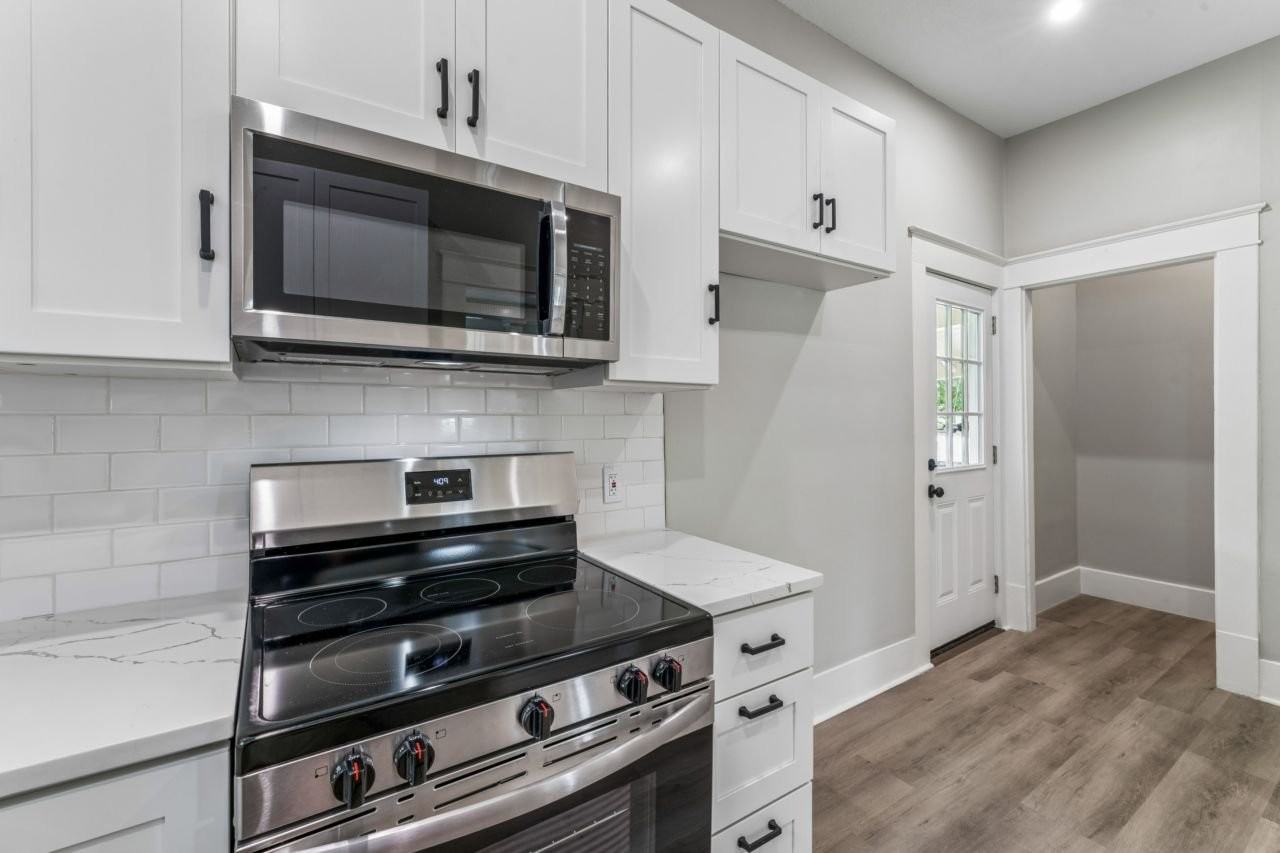 105 E Hale St - Photo 6 of 20