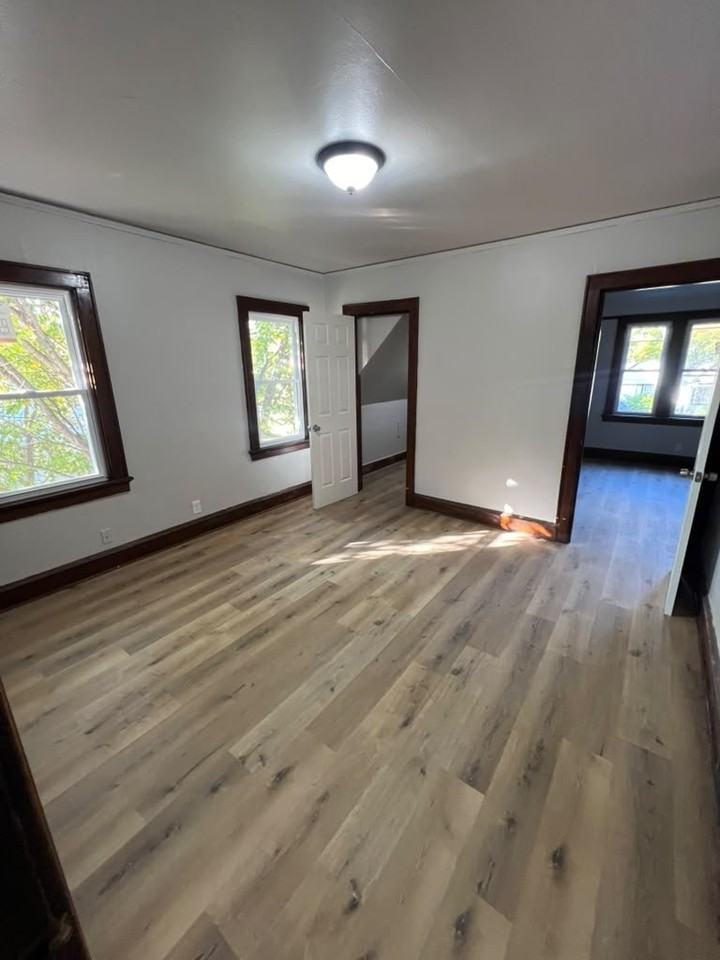 4070 N 48th St - Photo 4 of 9