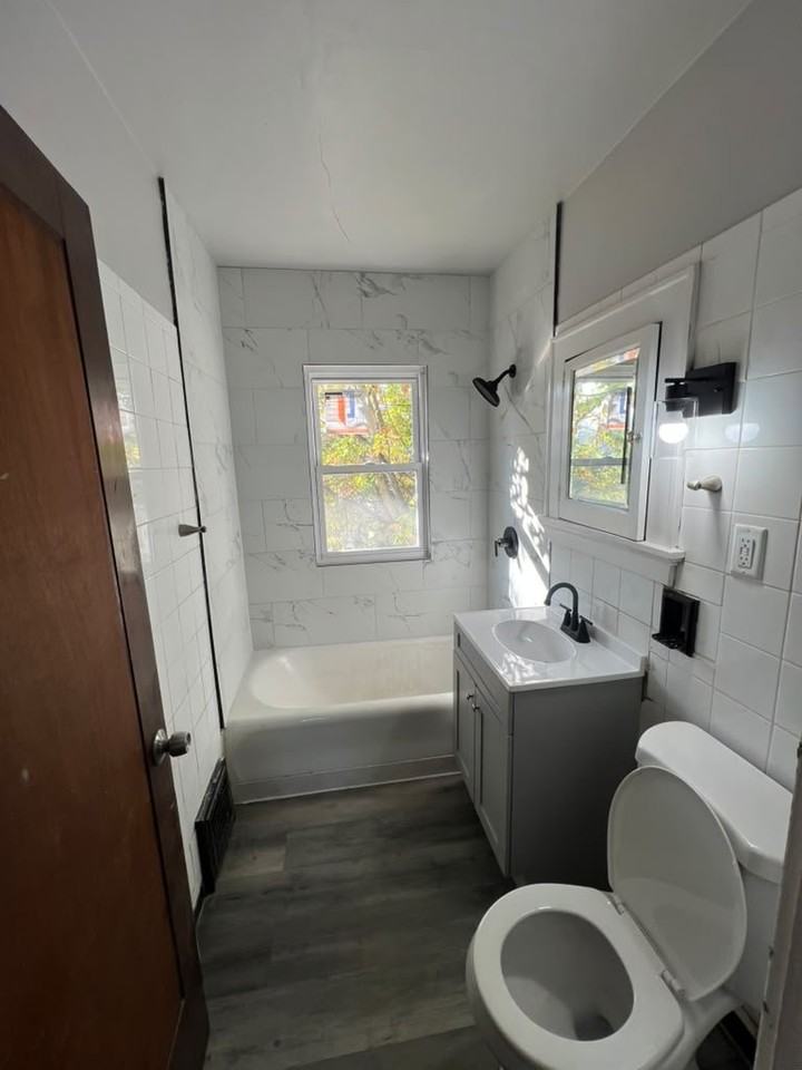 4070 N 48th St - Photo 5 of 9
