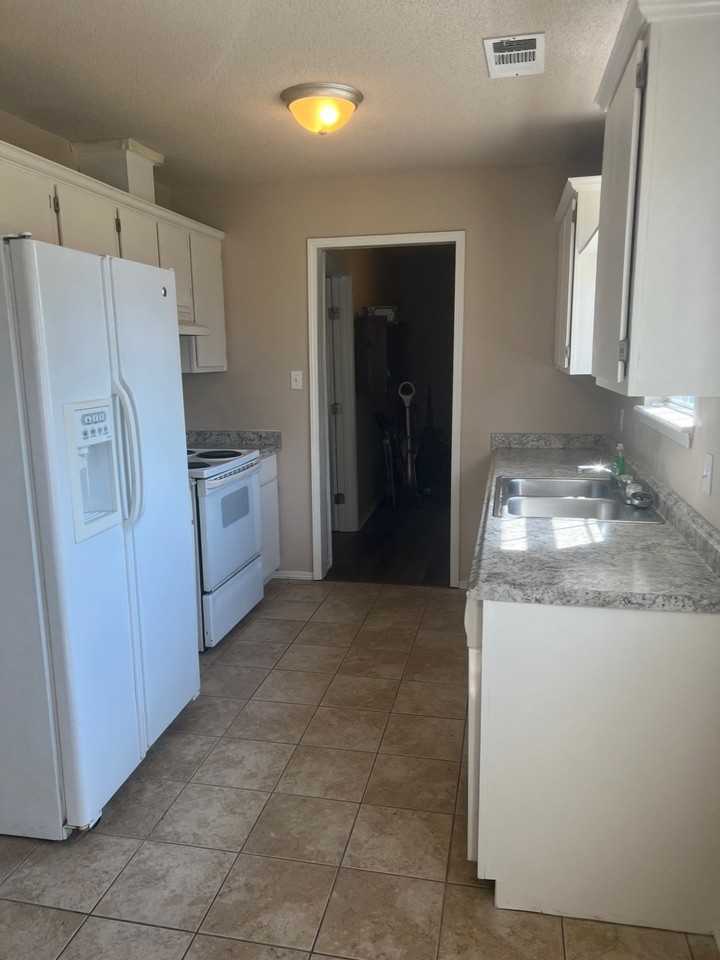1809 Cherrybark Bnd - Photo 2 of 11