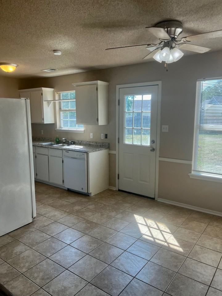1809 Cherrybark Bnd - Photo 3 of 11