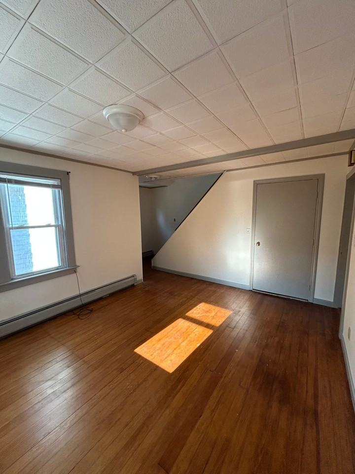 42 Berry St #2ndFL - Photo 4 of 9