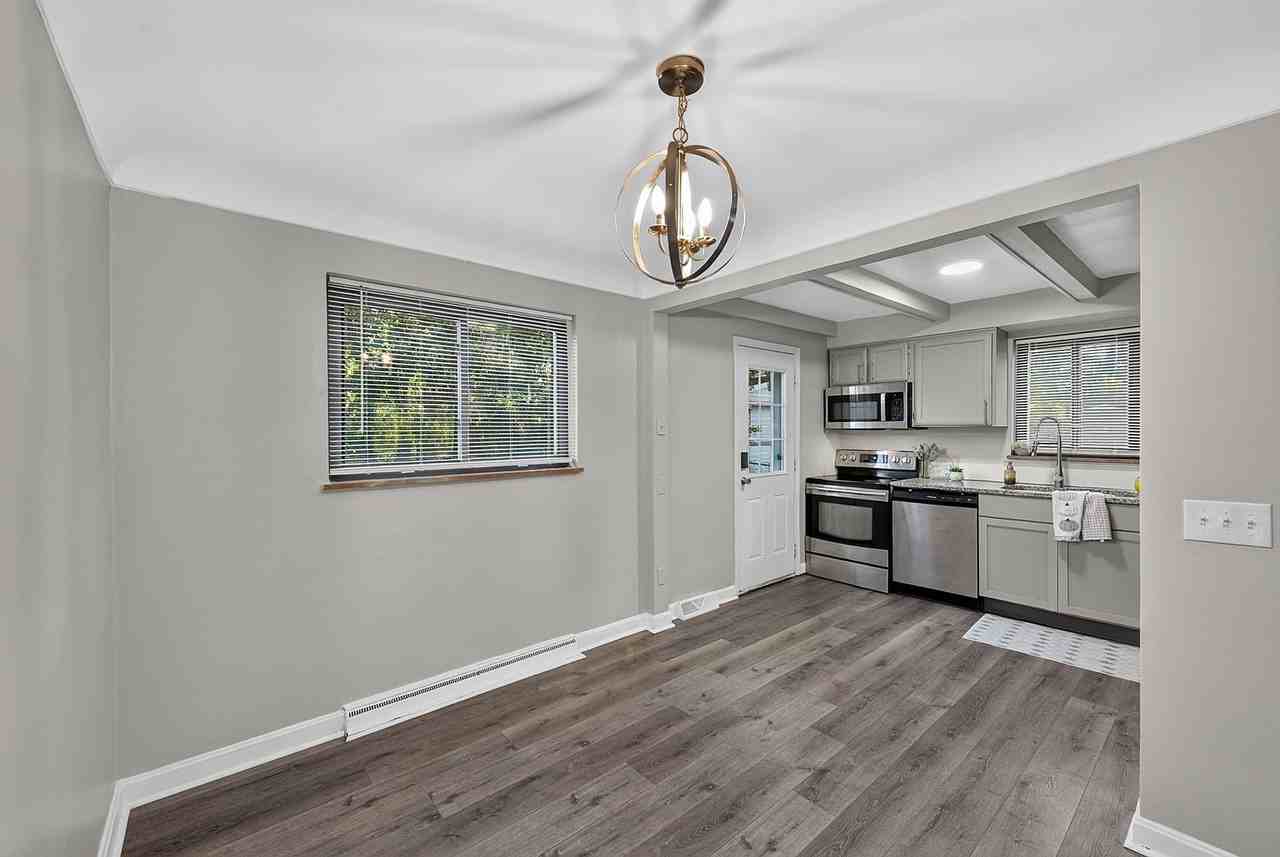 6458 Daly Rd - Photo 3 of 19