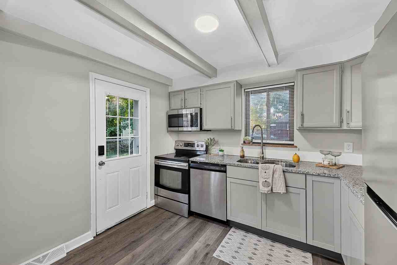 6458 Daly Rd - Photo 5 of 19